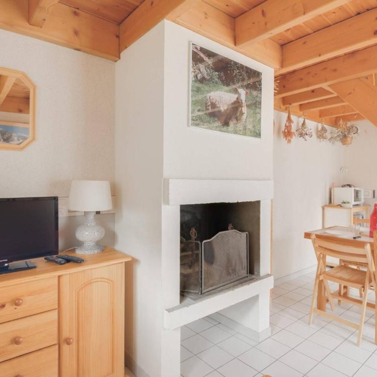 Chalet Duplex 4 Pers. à Luz-Saint-Sauveur, Cheminée, Jardin, Animaux Acceptés - FR-1-402-40 - Maison de Vacances - 10