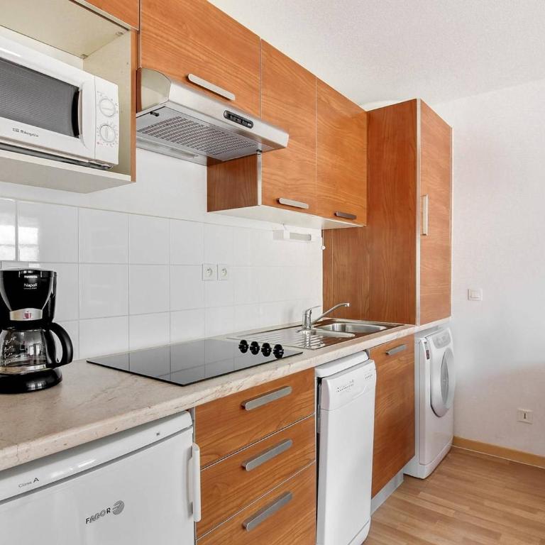 Charmant T2 en Centre-Ville pour 6 pers., Parking, Proche Commodités et Stations de Ski - FR-1-402-75 - Appartement (6 Adultes) - 11
