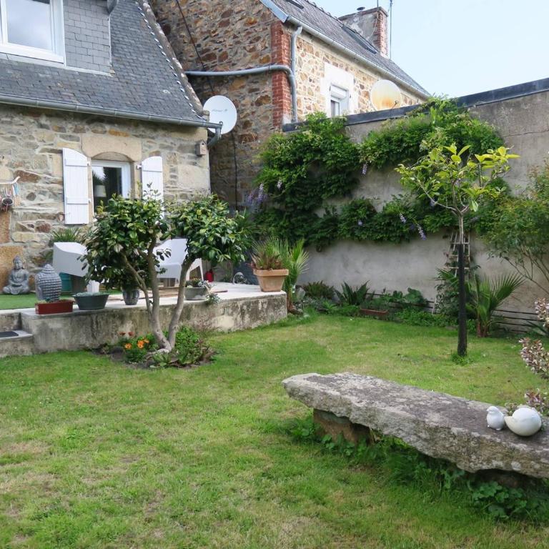 Maison de charme 3* avec WIFI, jardin clos, véranda, à 350m du port à Perros-Guirec - FR-1-368-254 - Ferienhaus (4 Erwachsene) - 14