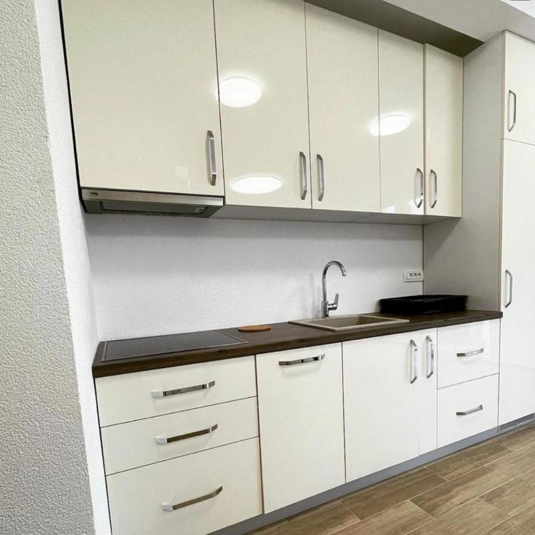 El Pasaja - Two-Bedroom Apartment with Garden View - 1