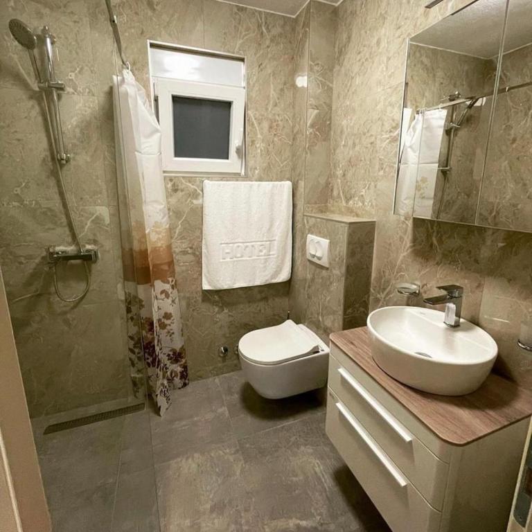 El Pasaja - Two-Bedroom Apartment with Garden View - 4