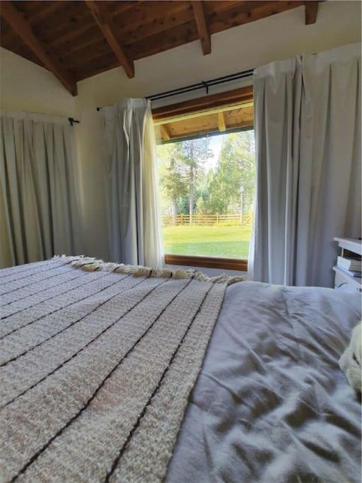 Casa privada amplia y tranquila, rodeada de naturaleza. - Five-Bedroom House - 12