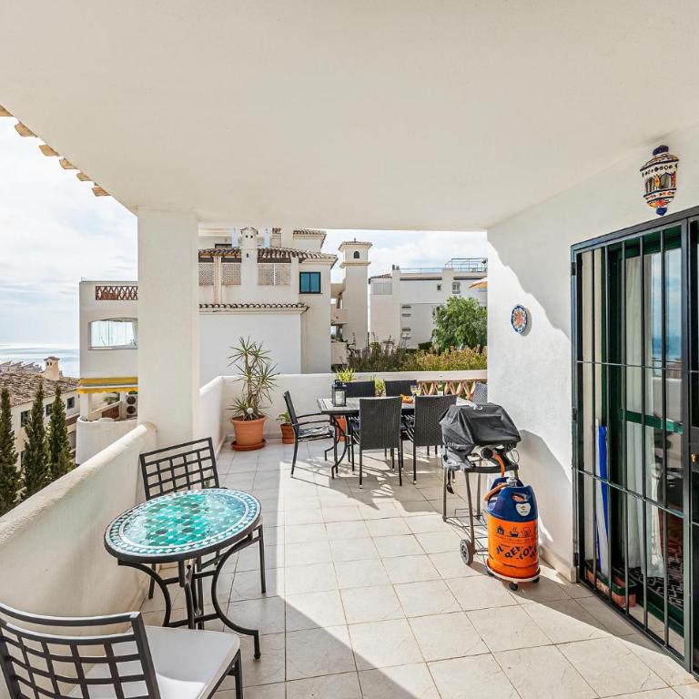 Beautiful Apartment In Benalmádena - Two-Bedroom Apartment - 9