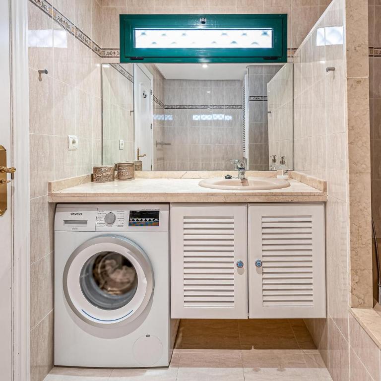 Beautiful Apartment In Benalmádena - Two-Bedroom Apartment - 19