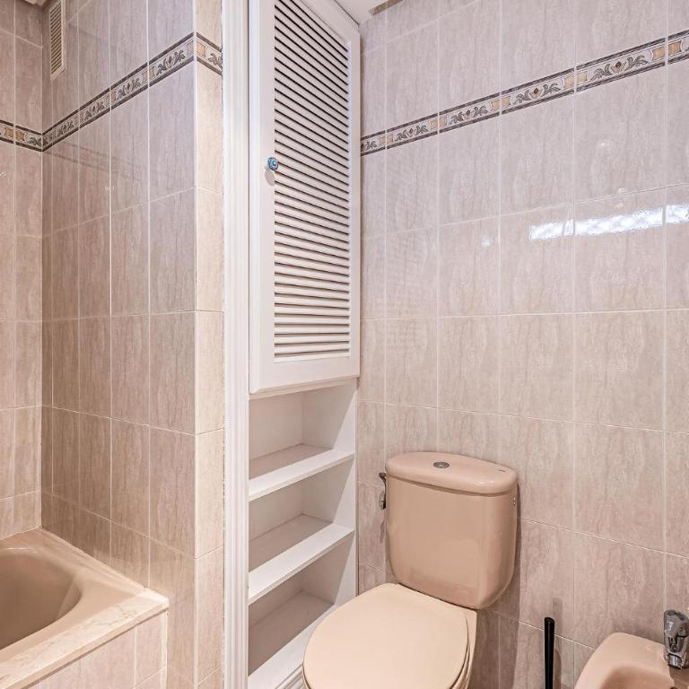 Beautiful Apartment In Benalmádena - Two-Bedroom Apartment - 23
