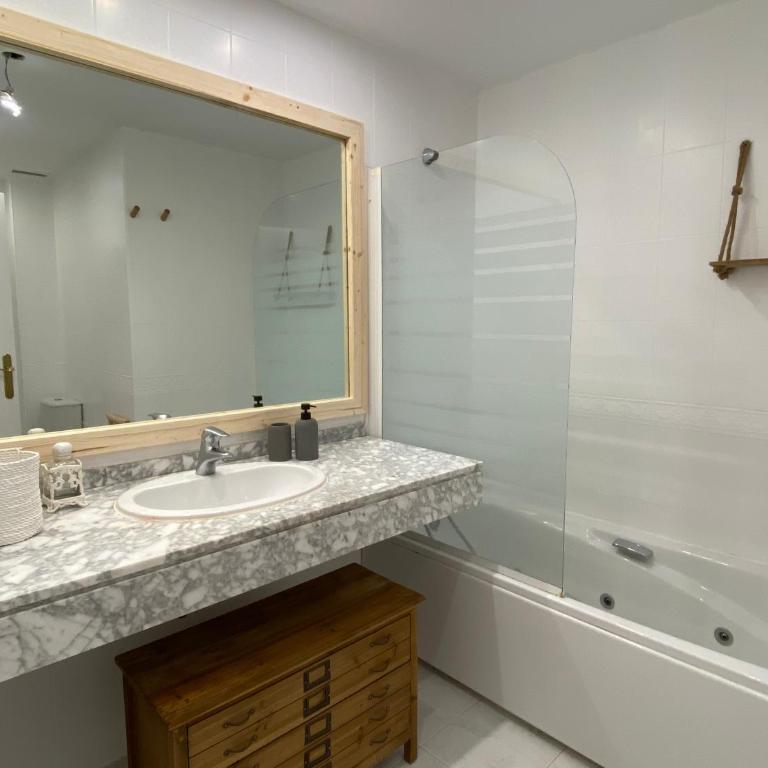 AlquilaEasy Costa Quebrada - Two-Bedroom Apartment - 29