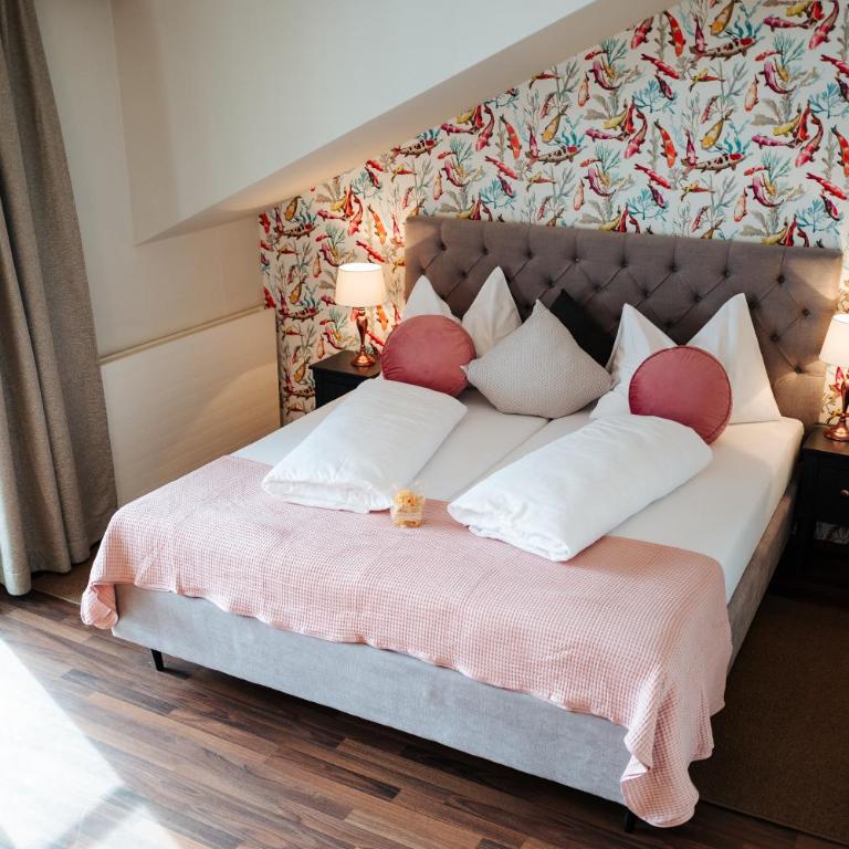 Landhotel Lindenhof - Doppelzimmer mit Balkon - 2