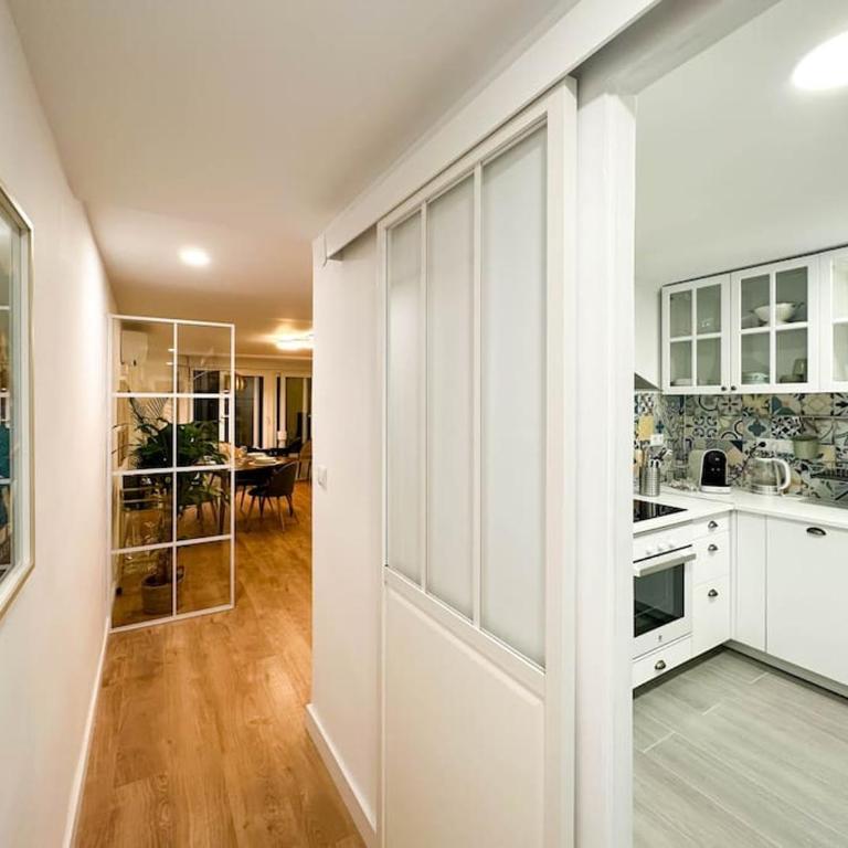 Creatividad y personalidad en centro de Alicante - Three-Bedroom Apartment - 6