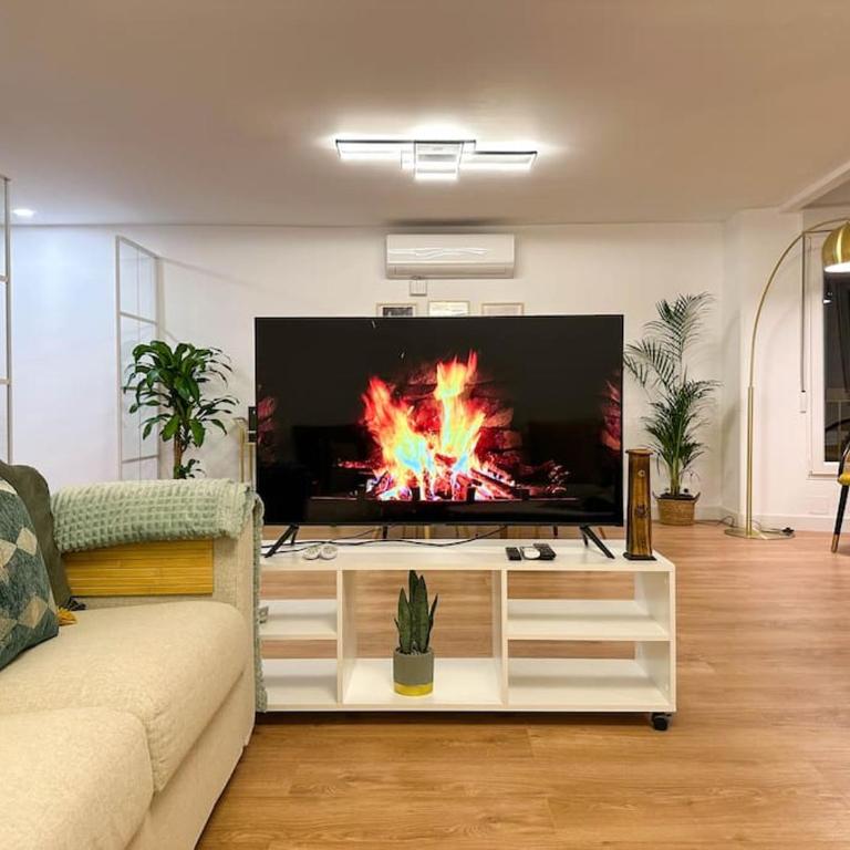 Creatividad y personalidad en centro de Alicante - Three-Bedroom Apartment - 7