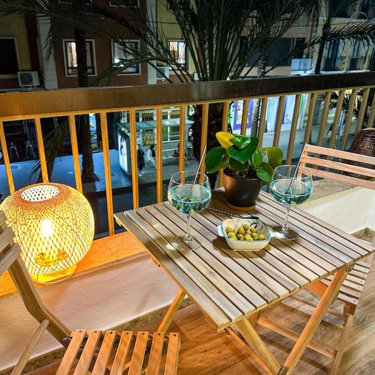 Creatividad y personalidad en centro de Alicante - Three-Bedroom Apartment - 27
