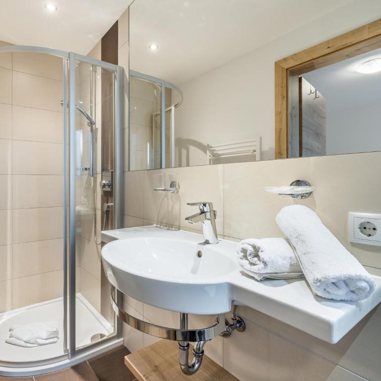 Apart Corona - Apartment mit 3 Schlafzimmern - 16