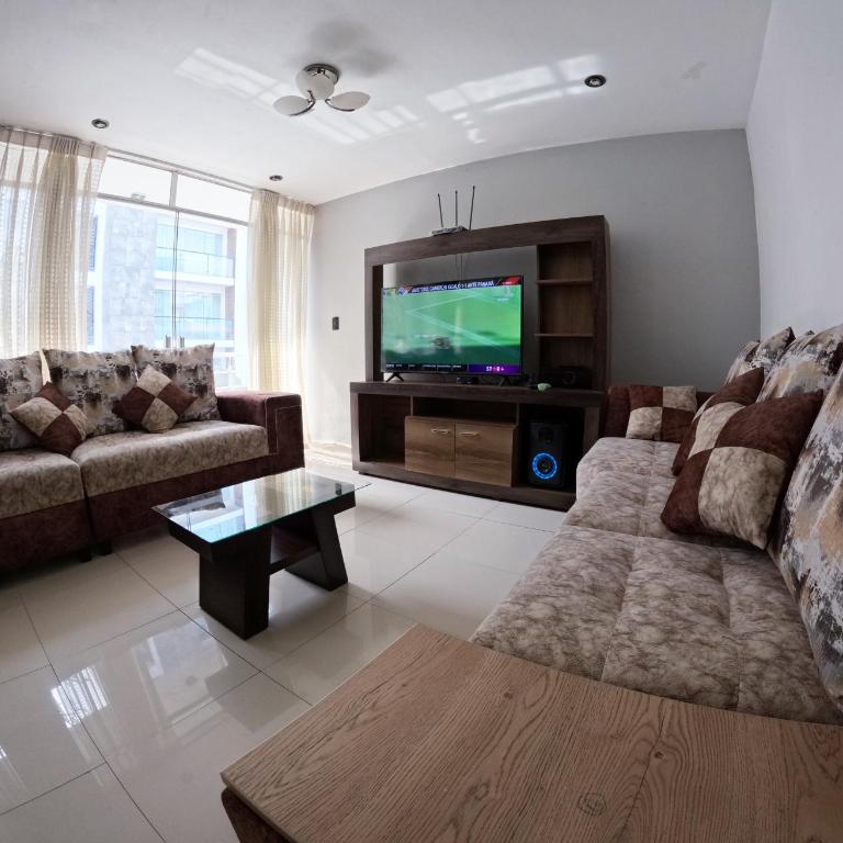 Departamento amplio y bonito en Arequipa - Apartamento de 3 dormitorios con balcón - 4