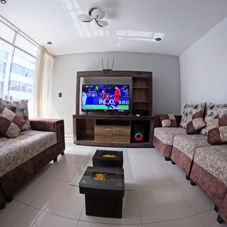 Departamento amplio y bonito en Arequipa - Apartamento de 3 dormitorios con balcón - 3
