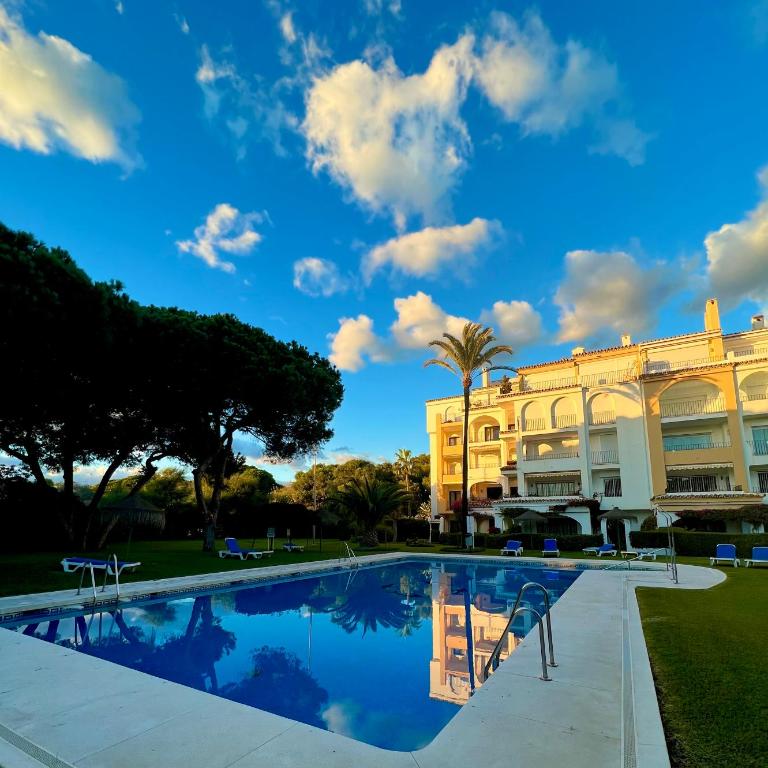 FASCINANTE Hogar en Cabo Pino en MARBELLA - Two-Bedroom Apartment - 59