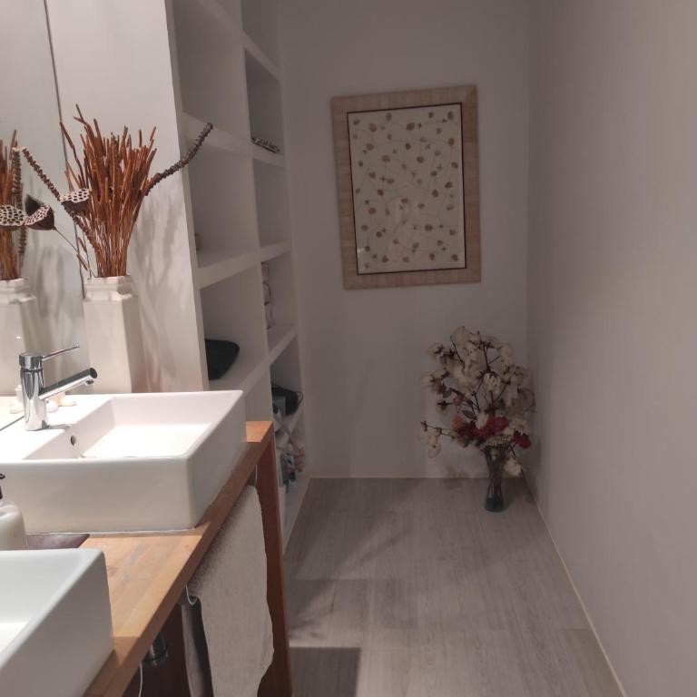 Habitación y baño en planta independiente en centro de sevilla - Habitación Doble Grande - 2