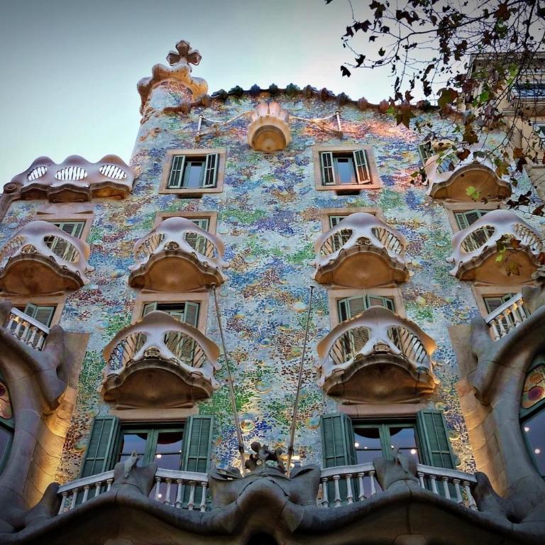Lets Holidays Centric Apartment in Barcelona - Three-Bedroom Apartment - 30