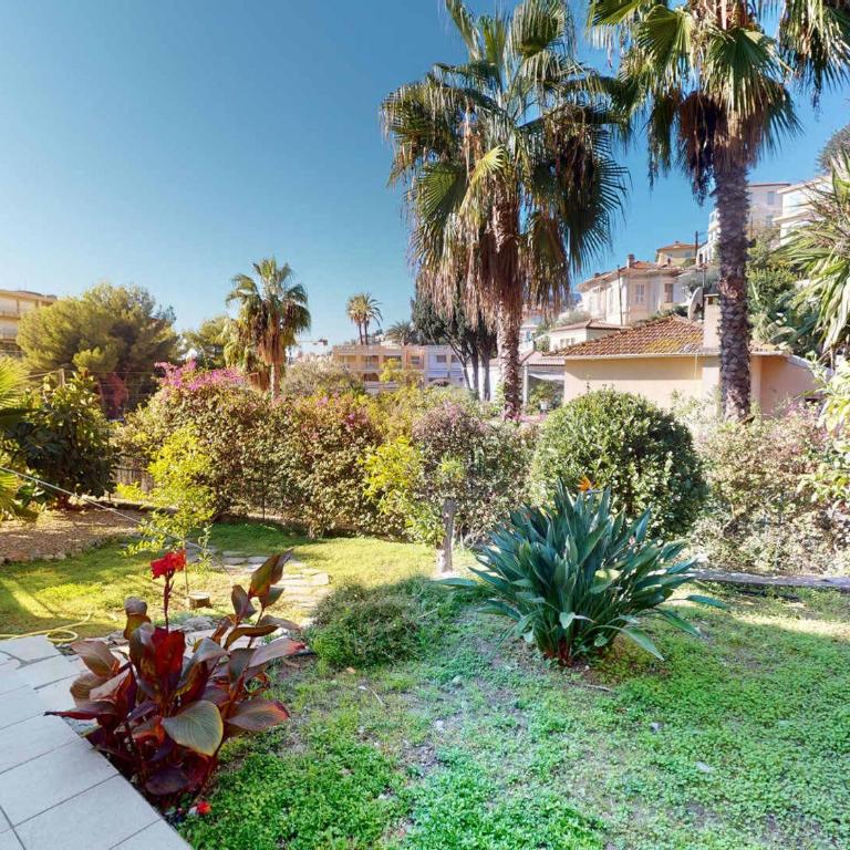 Confort 2 pièces avec terrasse et jardin à Menton - FR-1-196-313 - Appartement - 1