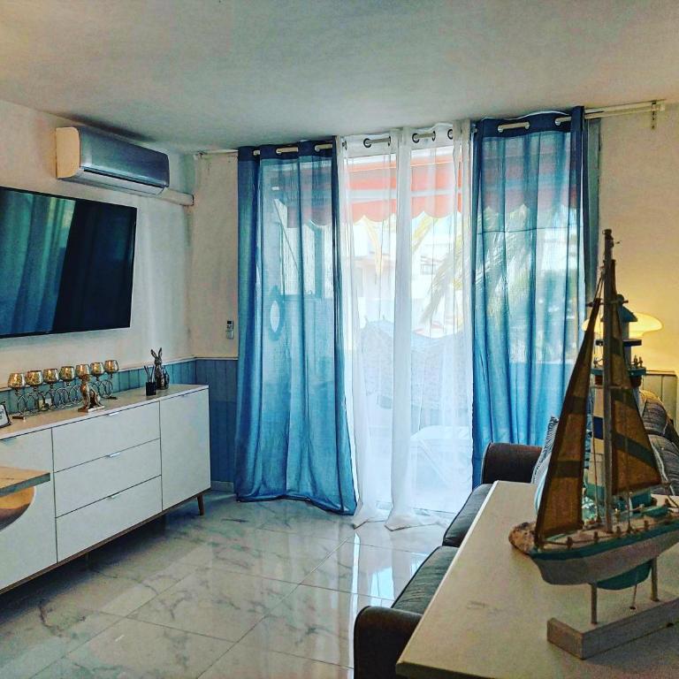Canarian blue Suite tropical garden view & Pool - Apartamento de 1 dormitorio - 13