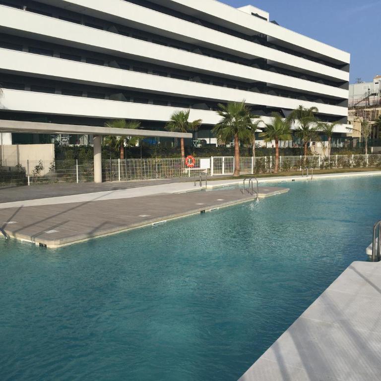 central bright apartment, community pool and own private pool on splendid terrace, garage, beach 900m, mountains 200m - Apartamento de 2 dormitorios - 26