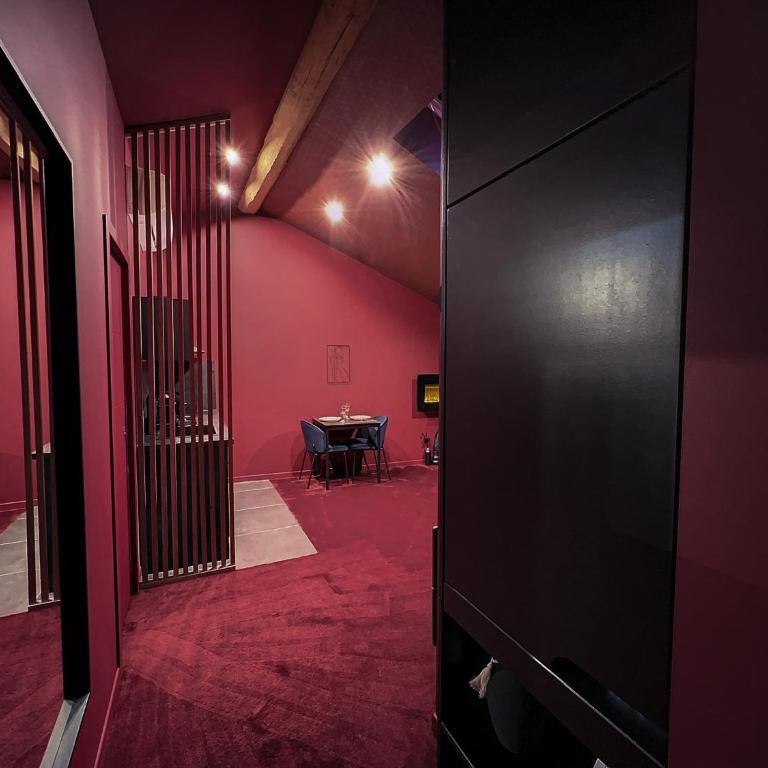 Suite Rouge baiser avec Jacuzzi privatif - LoveRoom Insolite - Apartamento de 1 dormitorio - 16