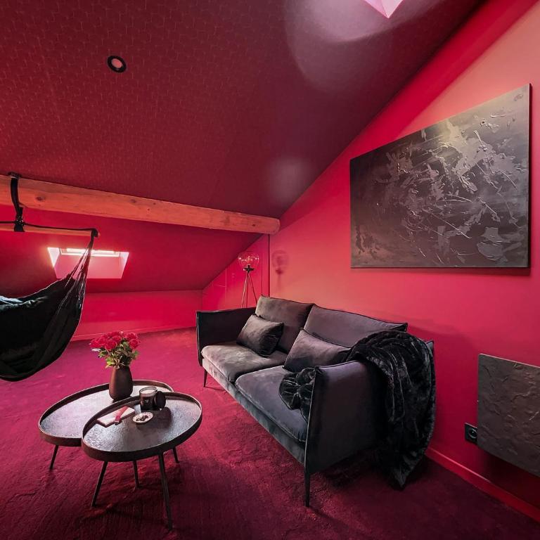 Suite Rouge baiser avec Jacuzzi privatif - LoveRoom Insolite - Apartamento de 1 dormitorio - 9