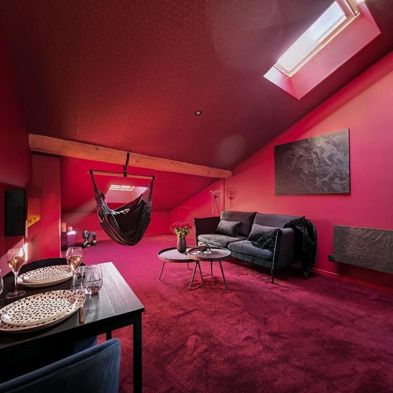 Suite Rouge baiser avec Jacuzzi privatif - LoveRoom Insolite - Apartamento de 1 dormitorio - 4