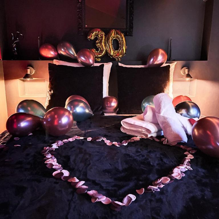 Suite Rouge baiser avec Jacuzzi privatif - LoveRoom Insolite - Apartamento de 1 dormitorio - 14