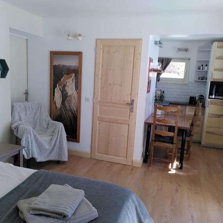 Studio cosy et fonctionnel entre Saule et Lilas - One-Bedroom Apartment - 13