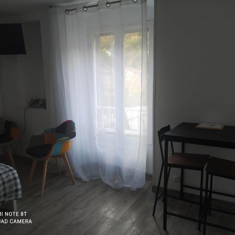 Joli studio au centre d'Uriage - Appartement 1 Chambre - 11