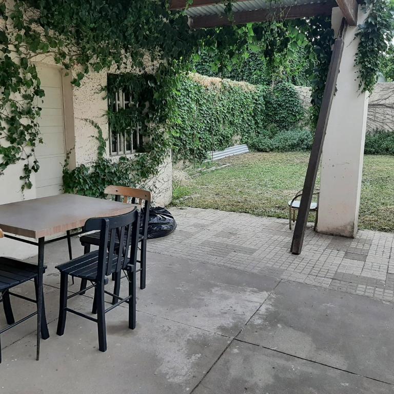 Casa c/ Garage y Patio - Casa con 1 dormitorio - 13