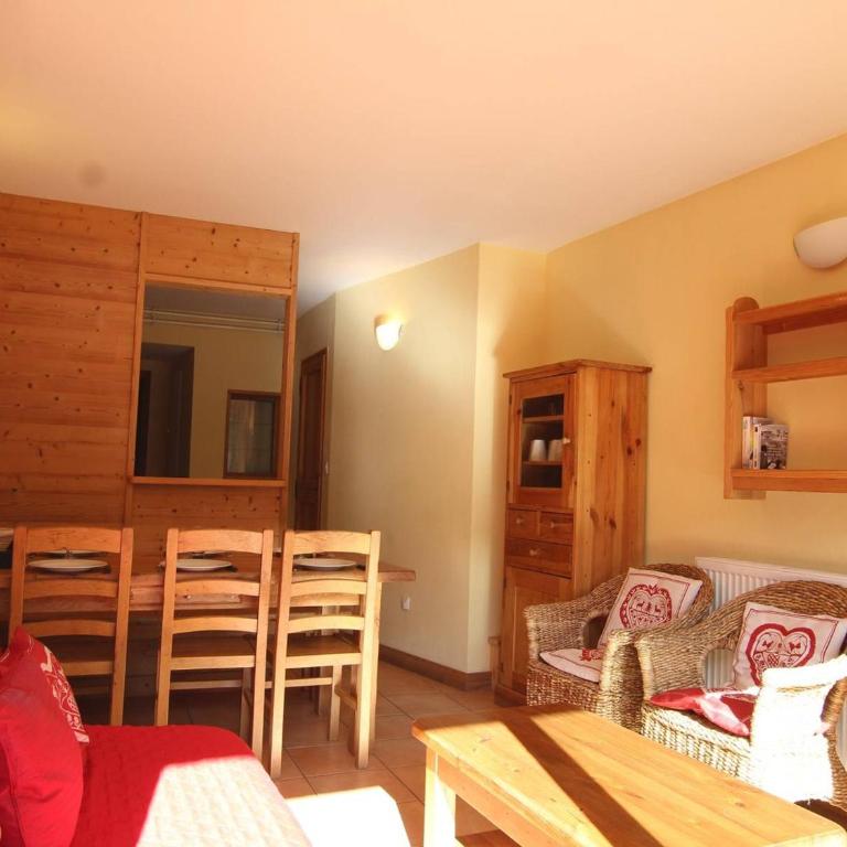 Charmant T2 avec coin montagne, proche pistes et commerces, 6 couchages, terrasse, Serre Chevalier - Appartement 1 Chambre - 14