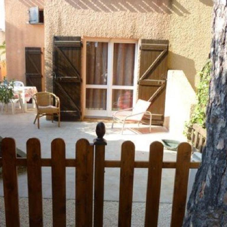 VILLA MITOYENNE DANS UNE RESIDENCE CALME AVEC PISCINE PARKING - FR-1-607-33 - Villa - 10
