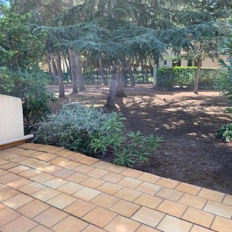 Villa mitoyenne climatisée avec piscine et parking pour 6 pers - FR-1-607-123 - Villa - 3