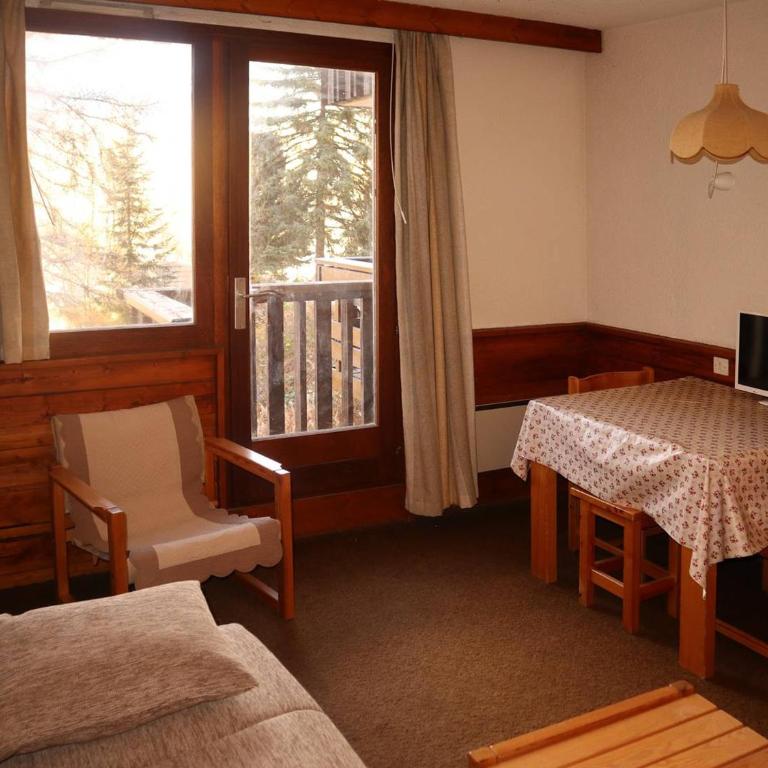 Studio Cosy pour 2 avec Balcon et Prestations de Qualité en Cœur de Station - FR-1-322-503 - Apartment - 1