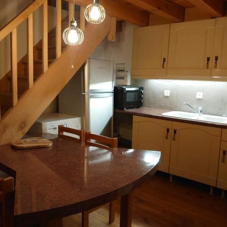 Appartement T3 Duplex Cures ou vacances, En plein Centre-ville Allée d'Ethigny - Appartement 2 Chambres - 10