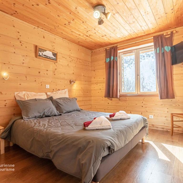 Chalet Le Bois Joli - Chambre Double ou Lits Jumeaux - Vue sur Montagnes - 4