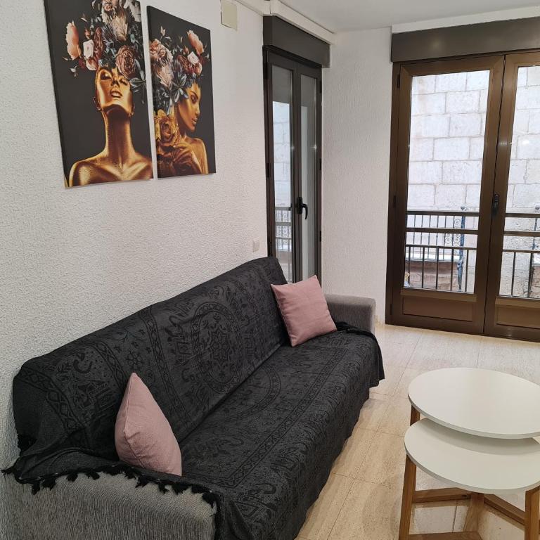 Alicante Beach and Center - Two-Bedroom Apartment - 8