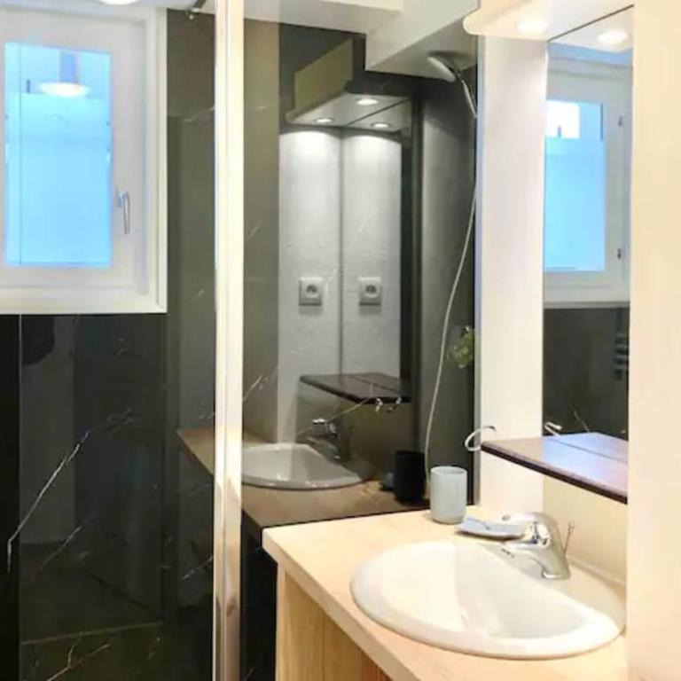 CHARMANT T3 AVEC VUE MONTAGNE et PARKING PRIVATIF - Appartement 2 Chambres - 7