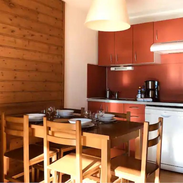 CHARMANT T3 AVEC VUE MONTAGNE et PARKING PRIVATIF - Appartement 2 Chambres - 20