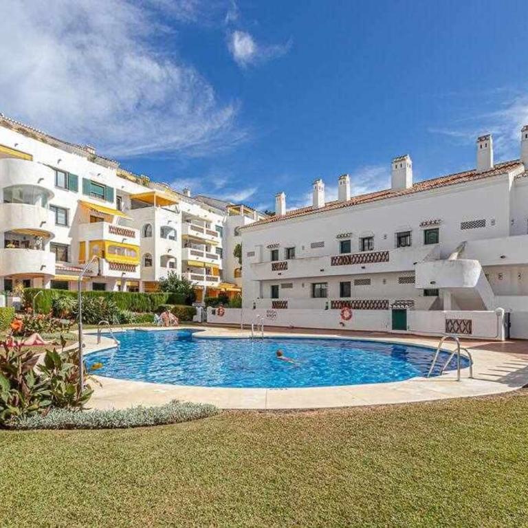 797 Holiday Rentals - Apartamento frente al Parque la Paloma con piscina - Two-Bedroom Apartment - 5