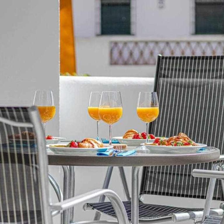 797 Holiday Rentals - Apartamento frente al Parque la Paloma con piscina - Two-Bedroom Apartment - 20