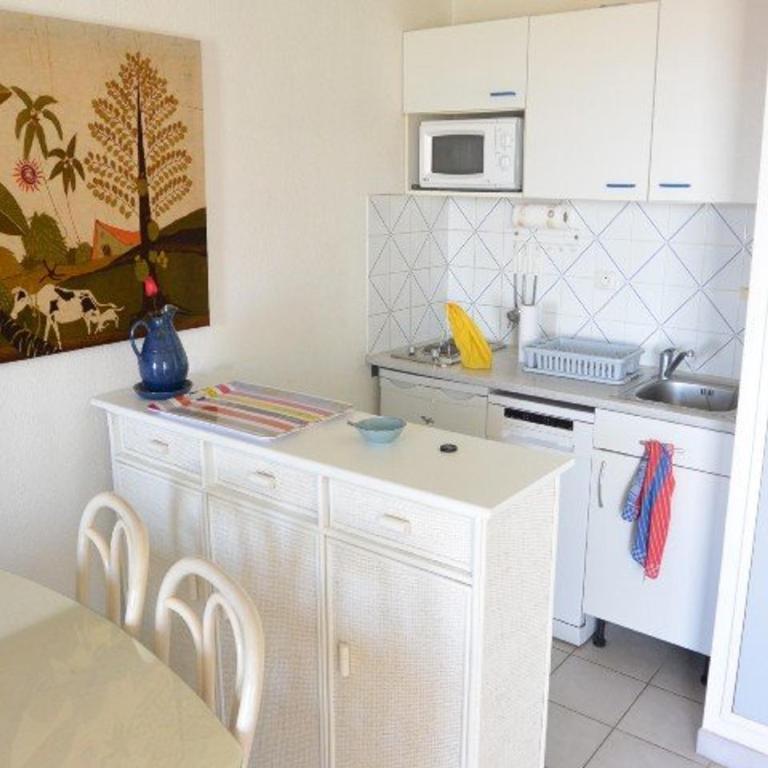Charmant T2 avec Terrasse et Vue Mer à 50m de la Plage, Résidence avec Piscine - FR-1-607-11 - Appartement (6 Adultes) - 2
