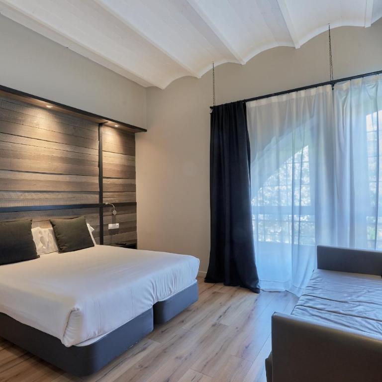 Hotel Parada Puigcerda - Triple Room - 1