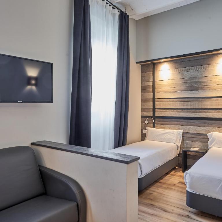 Hotel Parada Puigcerda - Quadruple Room - 4