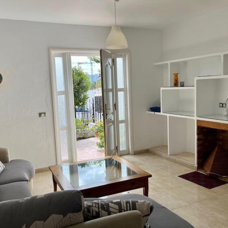 PLAYA CHICA apt with terrace 100 m from the sea - One-Bedroom Apartment - 12