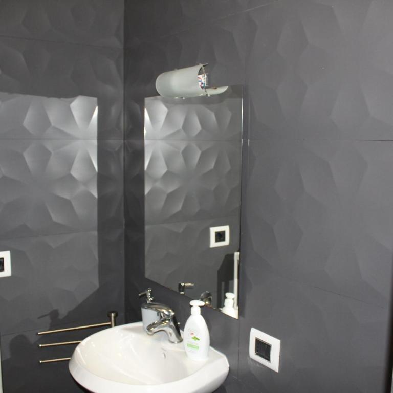 B&B Amalfi's Luxury Rooms - Camera Matrimoniale con Bagno Privato Esterno - 7