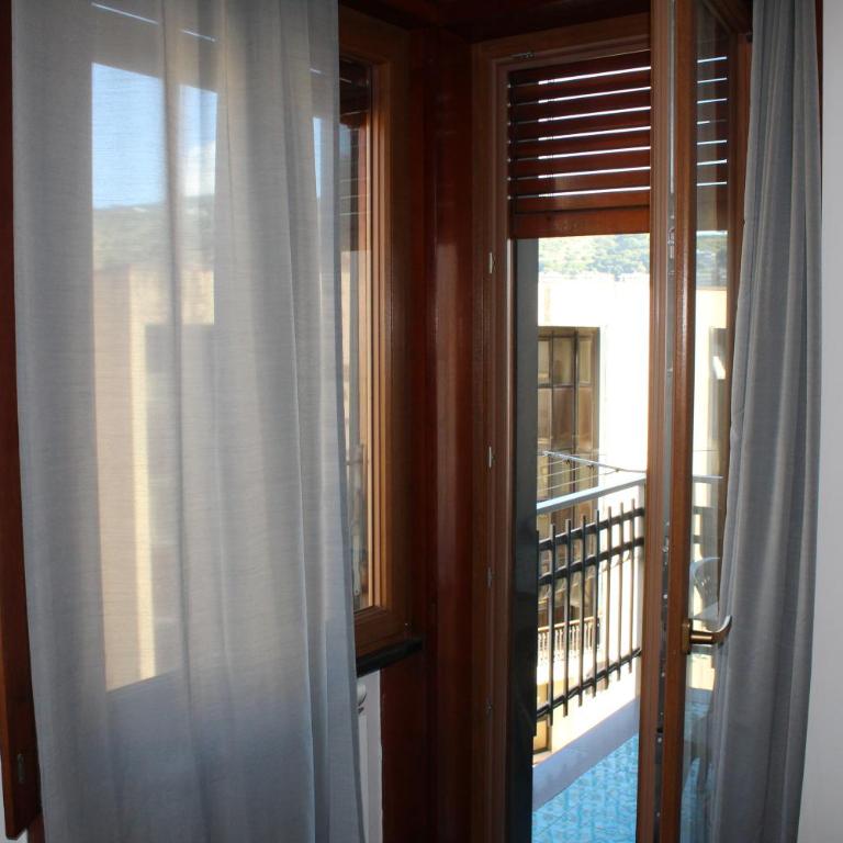B&B Amalfi's Luxury Rooms - Camera Tripla con Bagno Privato - 3