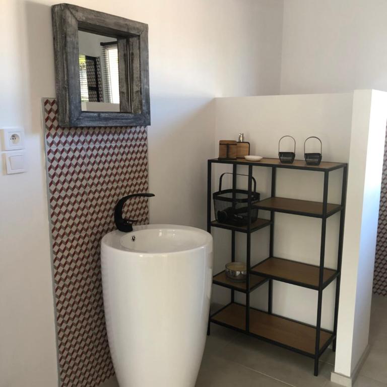 Le Mas Victoria - Chambres d'hôtes avec table d'hôtes-Parking privé ferme - Indigo - 2