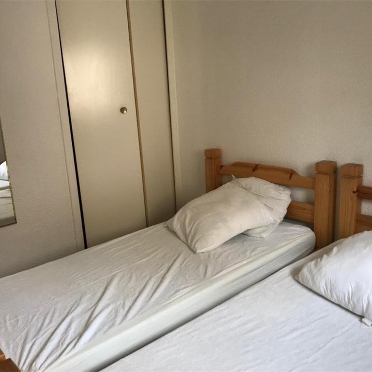 Magnifique T2 en bord de mer, 4 couchages, terrasse, parking, plage à pied, proche commerces et Aqualand - FR-1-81-56 - Appartement (4 Adultes) - 8