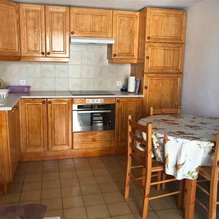 Pavillon T2 Mezzanine, 6 couchages, proche plage, terrasse, parking privé, TV, lave-linge - FR-1-81-92 - Villa - 5